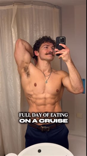 Quinton Pulliam on Instagram: "I have absolutely no clue how many calories I ate… because I may or may not have finished off everyone else’s dessert 😂 it was too good. Full expecting 10 lbs gained after the8 days of unlimited dining 😬 who wants to see the mini cut? Join the team & Train with me ➡️ Comment “Swell” Code QP || @ryse @youngla @hummusfit #lean #physique #gym #fitness #fit"