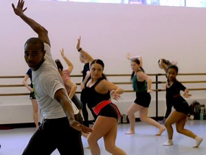 Immerse yourself in an unparalleled education with Parsons Dance at our summer intensive! Apply before March 24 and receive special pricing: http://bit.ly/2019_SummerIntensive | Parsons Dance