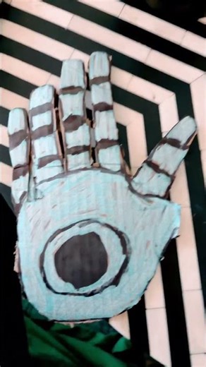 Tutorial on how to make the blue hand
