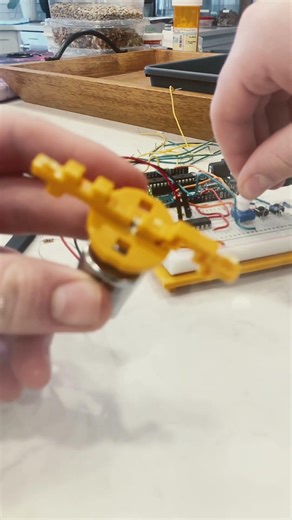 Arduino project 005 #arduino #arduinoproject #arduinouno #code #coding #tech #technology