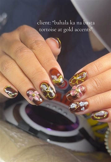 hard gel BIAB 800 tortoise with gold chrome and 3D flower design #imuscavite #imusnailtech #nailtechnearme #imusnailsalon #cavitenailtech