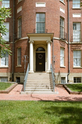 Explore DC’s oldest, and allegedly most haunted, home - WTOP News