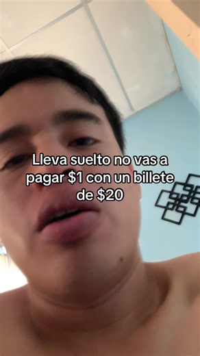 Oe Esque que estrés loco , como vas a pagar una nota de $1 con uno de $20 ?? Si hasta en los supermercados grandes los cajeros te hacen mala cara cuando quieres pasarte de avispado pagando una nota de $1 con un billete grande 😡😡😡 LLEVA SUELTO OE
