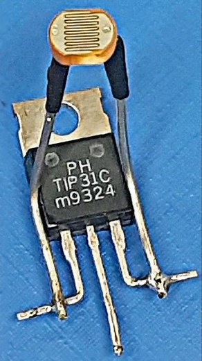 DIY Auto Emergency/Street Light – 12V‑220V LDR Sensor with BT137 & TIP31C