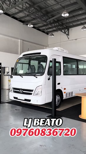 Hyundai County Breeze: 30 Seater Minibus Overview