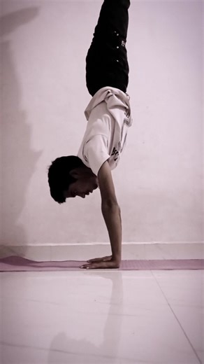 “3 months of practice = this handstand!”