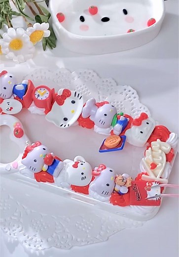 DIY Hello Kitty Phone Case: Crafting Guide