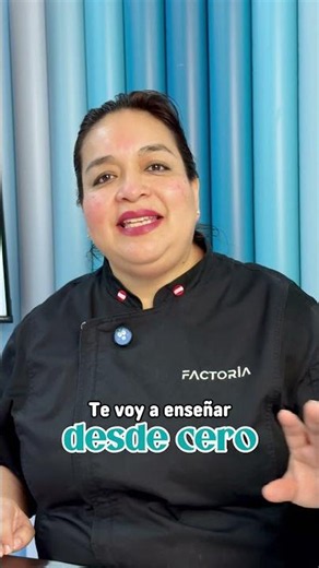 Aprende a preparar queques como un profesional en Factoría 🤩 #shorts