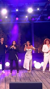 Was ein bombastischer Abschluss von #SingMeinenSchlager mit einem Medley der größten Hits von Marianne Rosenberg, gesungen von Sarah Engels und dem gesamten Cast! Danke für einen unvergesslichen Abend ❤️ #SingMeinenSchlager #SMS #Tauschkonzert #Vox | Sing meinen Song - Das Tauschkonzert