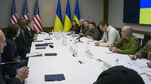 US officials visit Ukraine