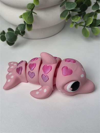3D Printed Dolphin - Articulated Dolphin W/ Hearts - Etsy Canada