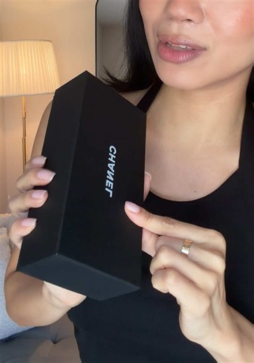 Chanel oval sunglasses 🕶️!! Love this color #chanel#chanelunboxing#chanelsunglasses#ovalsunglasses