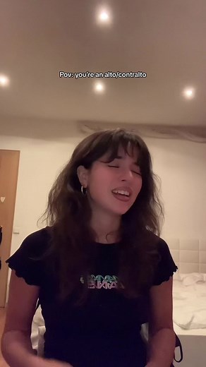 Dramatic Contralto Singer Performs Frank Ocean Cover | Unique Alto Voice