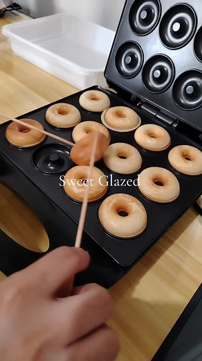 Sweet Glazed Mini Donuts: Perfect for Small Businesses