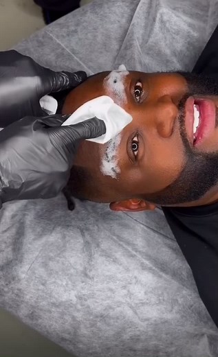 Who said permanent and semi permanent eyebrows are for only ladies?? Well they lied 👌#microblading #microshading #eyebrows @Marvin tattoos🇺🇬