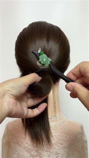 Step-by-Step Hairstyle Tutorial: Chic & Easy Hairdos