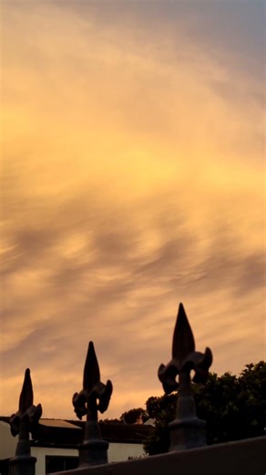 Sunset in Cape Town. #capetown #sunset #clouds #sky