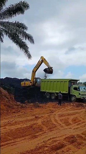 2025-07-23 - Excavator Operator Training in Action – Precision and Power!