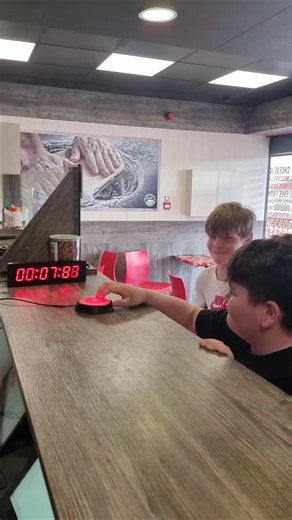 10sec challenge in Apache Carlow...stop the timer on exactly 10sec and you will win free food that you have ordered #dublin #ireland #fyp #viral #carlow