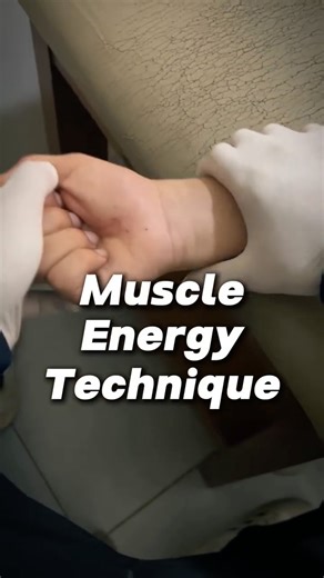 Moatasem Ahmed on Instagram‎: "⁨ ستريتش اكبر للعضلة بدون ألم ✍🏻⁩ 🖇️Sources: 1- Carolyn Therapeutic Exercises | Part 2, Chapter 4 2- Ninjanerd | Stretch Reflex And Muscle Spindle ( Youtube Video ) https://youtu.be/IXV4fRC6nPc?si=mcMzdlgI3pbq3KU5"‎