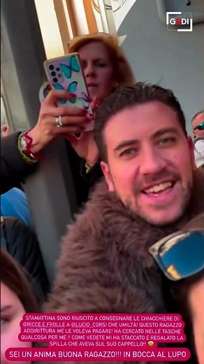 Sanremo, Lucio Corsi receives a sweet gift but has no money with him: his response wins everyone ...