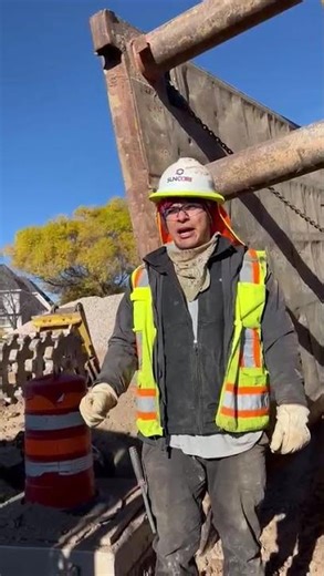 Safe way to hook up a trench box to the machine
