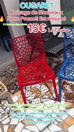 Chaise en plastique promo 15€ — Ougaret Saint-François