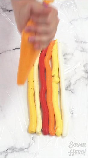 Chocolate leaves are the perfect toppers for fall cupcakes 🍁🍂🍁 #cupcakes #cupcakesofinstagram #cupcakedecorating #cupcakedesign #cupcakedecoration | SugarHero Dessert Recipes