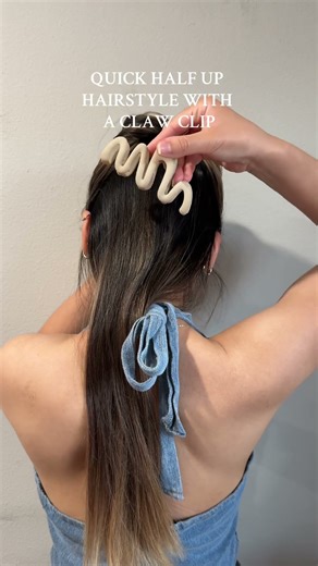 Easy half up do for the summertime 🎀🌤️💘💌