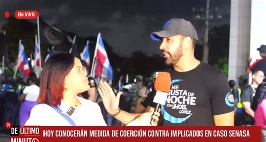 De Último Minuto on Instagram: "El comunicador Jhoel López, catalogó de injusto la petición del abogado de Santiago Hazim, donde alega que su representado está padeciendo de una enfermedad que debe tratarse en Estados Unidos. López, aseguró que la justicia debe ser igual para todos, y que en su parecer dependiendo la envergadura del dinero pues la flexibilidad va cambiando. Amplía esta y otras informaciones en nuestra página web: www.deúltimominuto.net #DeÚltimoMinuto #ElPeriódicodelaVerdad"
