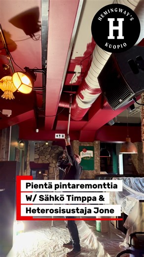 Pientä pintaremonttia w/ Sähkö Timppa & Heterosisusta Jonen kanssa näin maanantaisin! Saahaan viihtyvyys maaliin saakka 🎨😂 #sähkötimppa #hemingwayskuopio #pelekkeerakkautta #kuopionkuuminkulma #kuopio