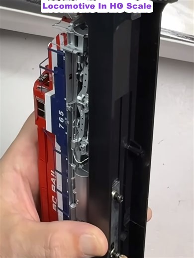 BC Rail SD40-2 - My First Bowser Locomotive In HO Scale (2)