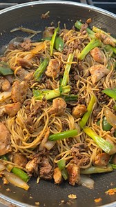 Sticky Garlic Noodle Stir-Fry! 🥢 Ingredients: • 1 lb shaved beef steak (got it from Aldi!) • 1 lb chicken tenderloins, cut into bite-sized pieces • Black pepper, chicken bouillon, and soy sauce (for seasoning meat) • olive oil • 1 bell pepper, cut into chunks • 1 small onion, sliced • 3 tbsp minced garlic • 1 jar chili garlic crunch (you’ll use some of the oil and some of the crunch) • 1 bunch green onions, chopped • 1 lb thin spaghetti, cooked and drained Sauce: • 1/4 cup low-sodium soy sauce 