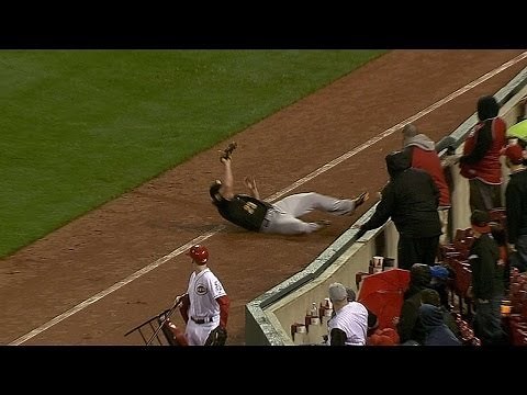Travis Snider misses fly ball, gets hit in the face