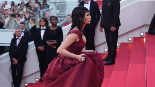 Cara Delevingne stolpert völlig verändert in Cannes