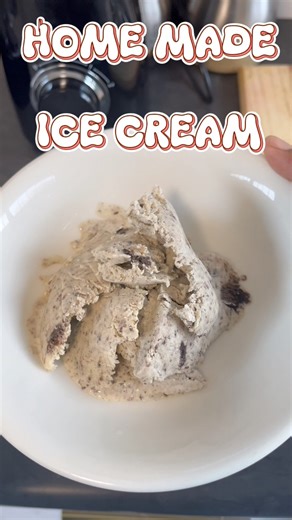 I made Oreo Ice Cream at home with just 4 ingredients , wanna how to do it? Watch the video and tell ne what do you think #oreoicecream #homemadeicecream #diygirlie #contentcreator @Clover OREO | Liyabona Tube