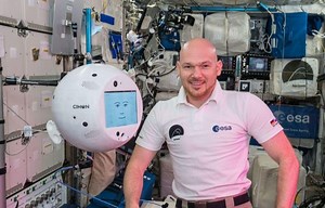 AI Robot CIMON Debuts on ISS, Accuses Crew of Being Mean