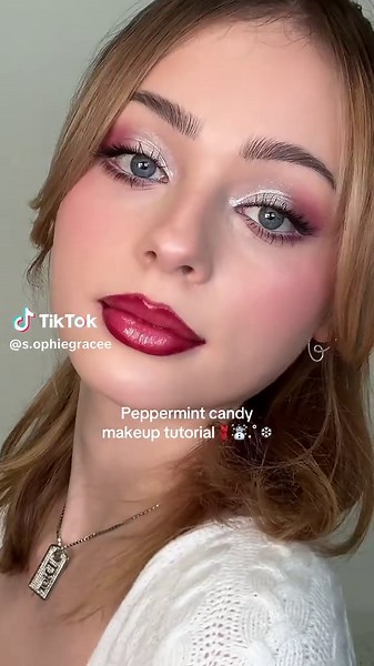 Festive Peppermint Candy Makeup Tutorial 🧣☃️