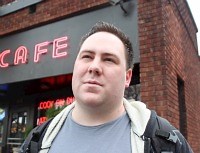 VIDEO: Here’s what customers think of a Seattle bar banning Google Glasses