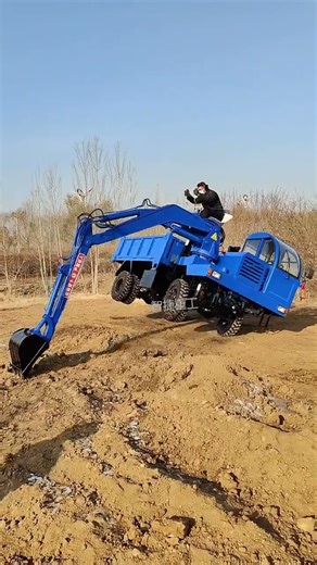 Powerful Blue Excavator Working on Mud | Heavy Machinery in Action #excavator #automobiles