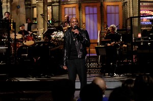 Dave Chappelle courts controversy in ‘SNL’ monologue