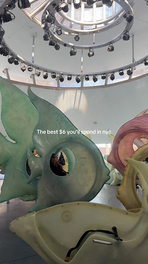 It’s even more magical at night ✨🐟 Take a ride on one of the 30 massive fiberglass fish on the SeaGlass Carousel 🎠 It pays homage to Battery Park’s @thebatterynyc history as the original home of the New York Aquarium. 📍 Water St. & State St. in Battery Park 🎟️ $6, in person purchase only 🗓️ Open 7 days a week 🕕 Monday-Thursday: 11am-6pm for March 🕕 Friday-Sunday: 11am-7pm for March #nyclife #nyc #newyorkcity #thingstodoinnyc #seaglasscarousel