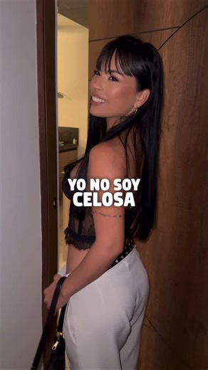 Alejandro Dalel | Masculinidad y Seducción on Instagram: "⬇️⬇️⬇️⬇️⬇️⬇️ Mándanos un mensaje privado si quieres que te ayudemos a tener más éxito social y con las mujeres👊🏻🔥 El error de muchos hombres es que, o se lanzan con hambre demasiado rápido, o no avanzan nunca. Ambos extremos matan la atracción. -Si vas con desesperación, ella se asusta porque no ha invertido en ti. -Si nunca avanzas, ella se aburre porque no siente que haya un hombre que lidere. La clave está en el equilibrio: saber le