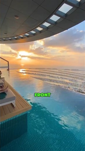 What Happens If an Infinity Pool Breaks 😳🏊‍♂️