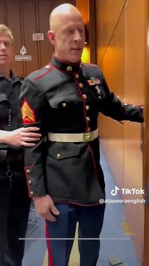 “No one wants to fight for Israel.” . US Senator Tim Sheehy joined police in forcibly removing anti-war protester and former Marine Brian McGinnis from an Armed Services subcommittee hearing. #news