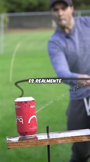 ¿Qué Tan Poderoso Es Realmente Un Látigo? | Crónicas El látigo ha sido uno de los instrumentos más reconocidos através de la historia. Su diseño de cuero trenzado permitía alcanzar velocidades que rompían la barrera del sonido. Los antiguos lo empleaban principalmente para guiar ganado y como herramienta de castigo. Aunque Hollywood lo muestra como arma formidable, la realidad era diferente. Dominar su técnica requería años de practica, y en combate sus limitaciones eran evidentes comparado con 