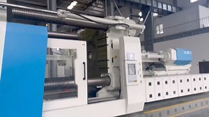 Taiwan Union 2400TON Plastic-two platen Injection Molding Machine...