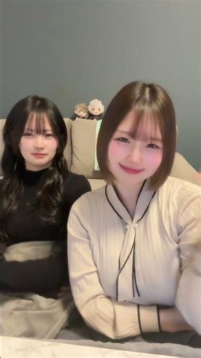 Which one can share happiness? #peacepose #sharehappiness