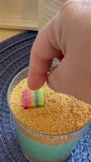 Try This Teddy Bear Beach Cup Recipe! 🧸