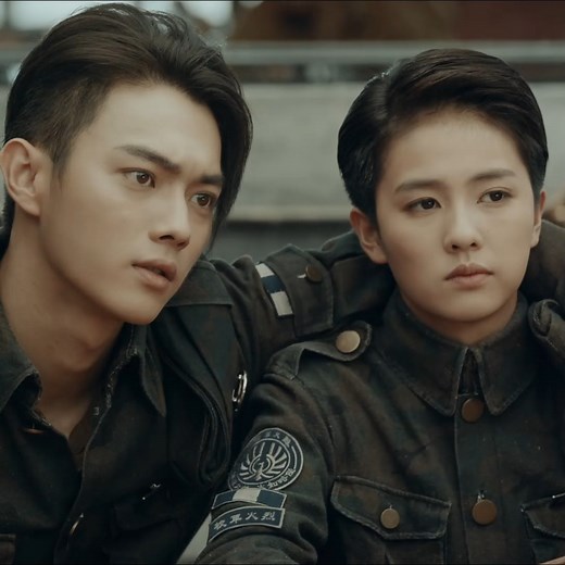 🍨The young officer thoughtfully peeled eggs for Cinderella 🍨Drama：烈火军校 Arsenal Military Academy #chinesedrama #hotdrama #烈火军校 #ArsenalMilitaryAcademy | 热剧联播